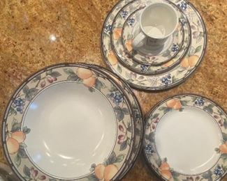 SET OF MIKASA INTAGLIO "GARDEN HARVEST"