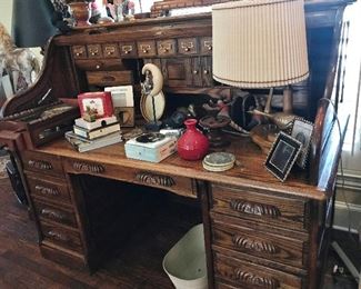 Golden Oak Office Desk with Roll Top (36dx63lx51h), has secret compartments !