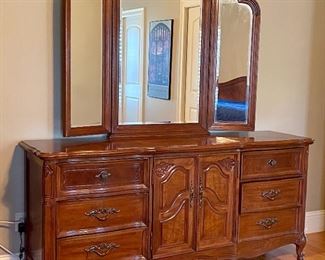 Lexington Furniture Triple Dresser with Mirror