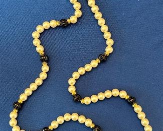 Item 337:  Faux Pearl and Black Bead Necklace: $14