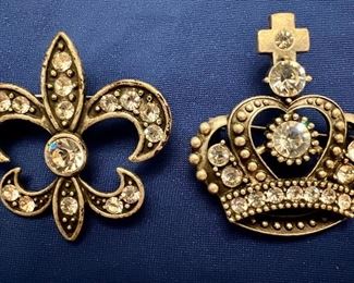Item 366:  Fleur de Lis and Crown Pin: $8 ea
