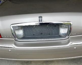 2003 Lincoln Town Car, Signature Series