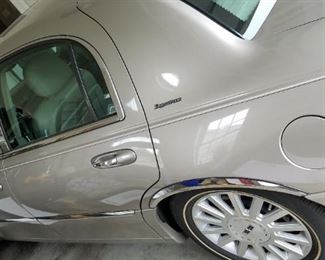 2003 Lincoln Town Car, Signature Series