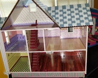 doll house with furniture