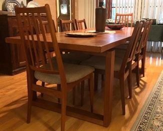 GORGEOUS Mid Century Modern Teak Dining Table with 8 chairs.