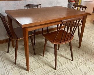 Cute Mid Century table and 4 chairs.