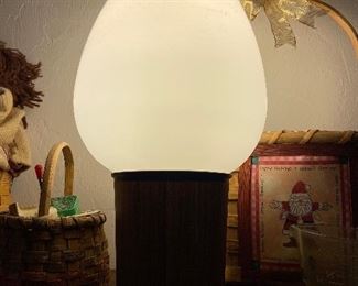 Another nice MCM lamp