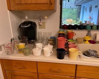 Lots of kitchen items