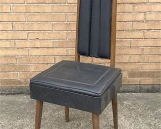 Mid Century Mens Butler Chair 