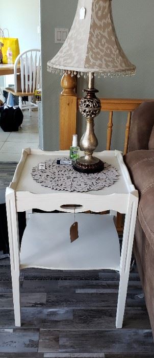 occasional table, lamp