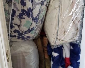 comforters, linens