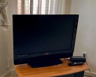 Vizio 32" flat screen TV