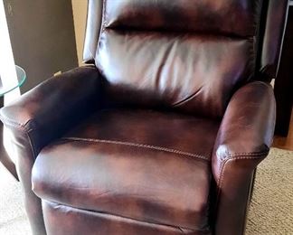 Franklin Province model faux leather lift chair