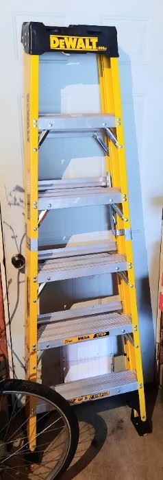 DeWalt fiberglass ladder
