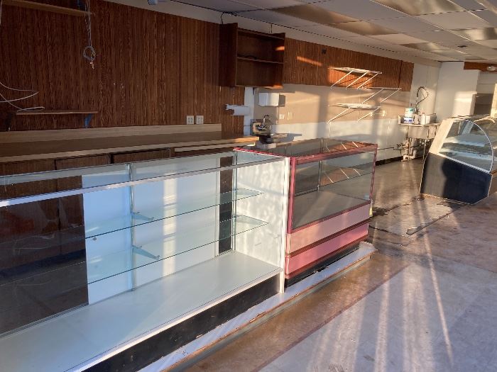 Grocery store liquidation in Westmont, IL starts on 4/20/2022