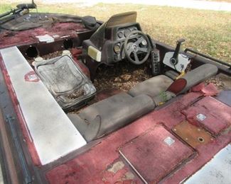 Boat needs new interior and LOTS of TLC!