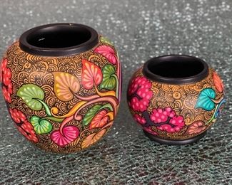 2pc Resin Decor pots Largest 4.5 x 4.5in