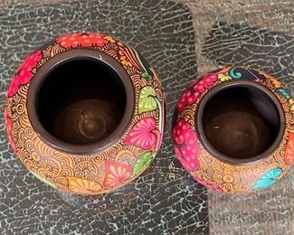 2pc Resin Decor pots Largest 4.5 x 4.5in