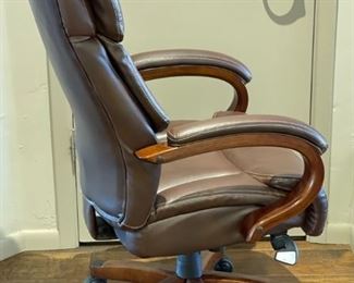 La-Z-Boy Bradley Executive Office Chair Bonded 44 x 26 x 29in HxWxD
