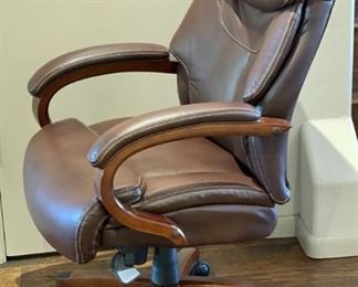 La-Z-Boy Bradley Executive Office Chair Bonded 44 x 26 x 29in HxWxD