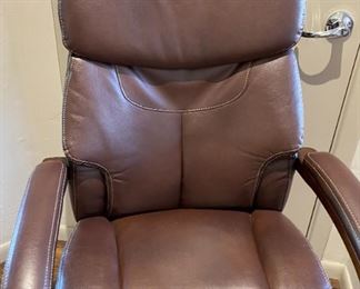 La-Z-Boy Bradley Executive Office Chair Bonded 44 x 26 x 29in HxWxD