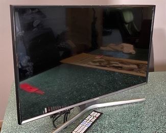 Samsung 32in LED 1080p TV UN32J5500AF TV 18 x 28.5in