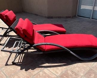 2pc All Weather Wicker Chaise lounge Chairs Pair Sunbrella 83in Long x 28in Wide
