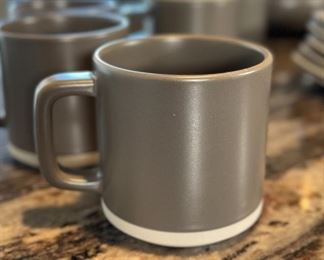 31pc Artisanal Kitchen Supply EDGE Dinnerware set 31 Piece