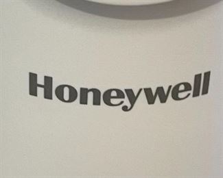 Honeywell KAZ QuiteTower Fan HVF260 40in H