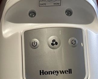 Honeywell KAZ QuiteTower Fan HVF260 40in H