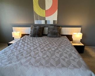 2pc Contemporary Travertine Lamps PAIR 18.5 x 13.25 x7in HxWxD