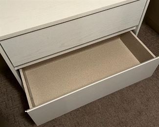 White Wash Veneer 3-Drawer Dresser 30x18.5x31.25in