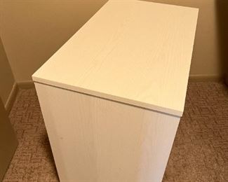 White Wash Veneer 3-Drawer Dresser 30x18.5x31.25in