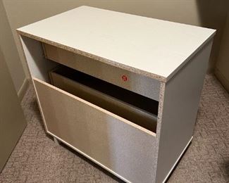 White Wash Veneer 3-Drawer Dresser 30x18.5x31.25in