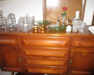 Beautiful Franklin Shockey, vintage. Lots of storage space. Nice sold pine furniture.