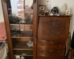 Stunning vintage secretary. in great condition, very eye catching