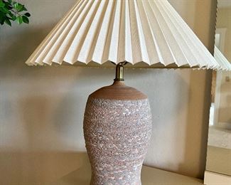 Pair available/pottery type