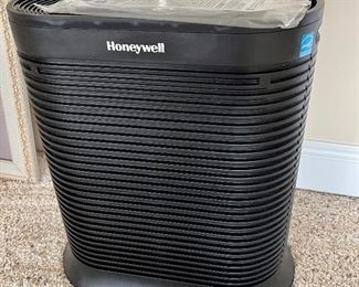 Honeywell Air Purifier w/booklet
