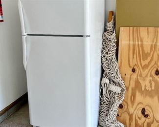 Fridgadaire Top Freezer Fridge 18.2 
    14.3 refrigerator area
       4.07. Freezer area. (Cubic foot)