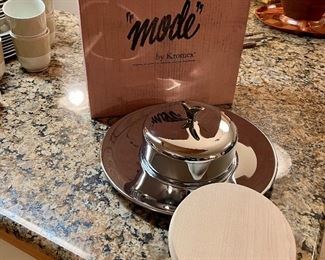 “Mode” by Kromex Cheese Dish & Cutting Board vintage