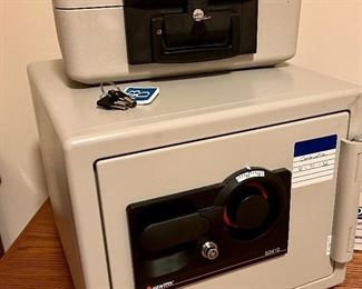 Sentry w/combination lock
Smaller Sentry w/key