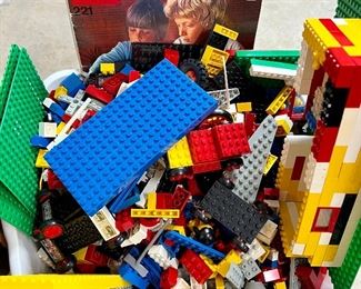 Box Legos