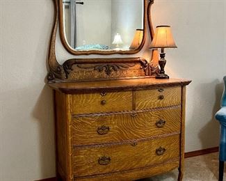 Antique Oak Dresser from ‘Golden Oak’ Era…Very Nice Condition 