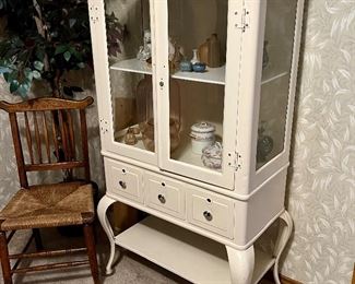 FABULOUS Medical Cabinet in Metal …Great Shape ! Came down thru the family ! Very Nice