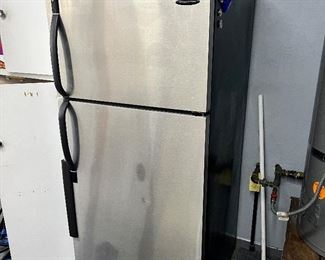 Top Freezer Refrigerator Stainless Steel by Fridgedaire app 18 cu’