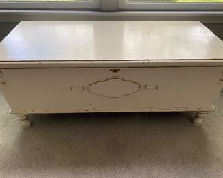 Lane cedar chest