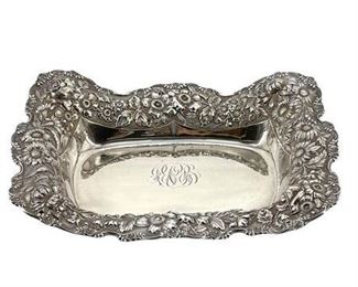 Lot 030
Steiff Repousse Sterling Silver Rectangular Bowl