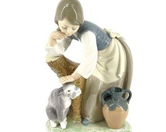 Lot 036
Lladro 'Caress and Rest' Porcelain Figurine Spain #1246