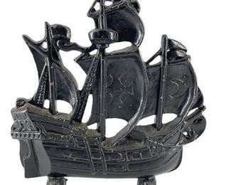Lot 068
Antique Armada Ship Iron Doorstop