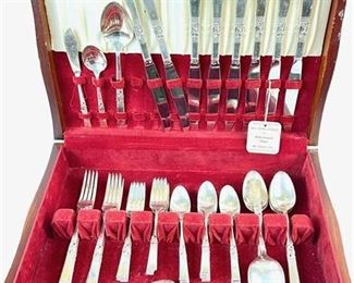 Lot 105
Vintage Community Silver Plate Flatware